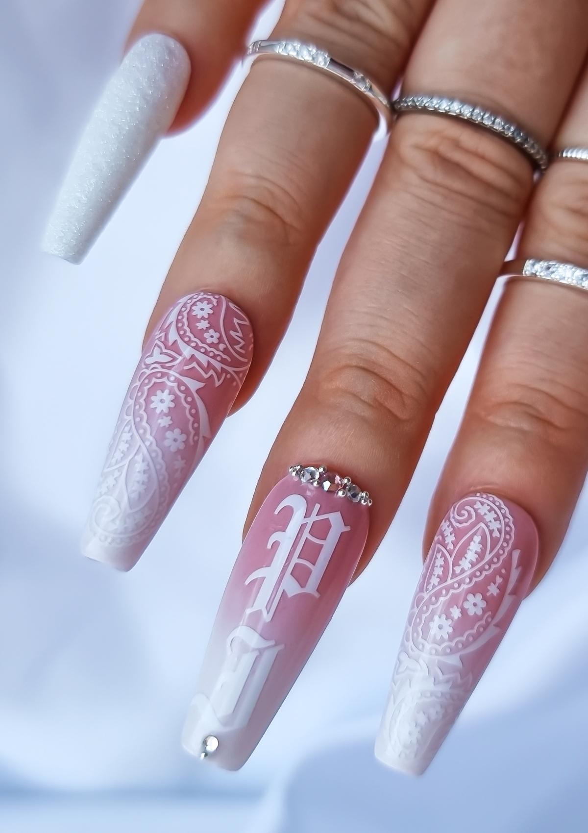 NAIL TRANSFER TATTOOS - PAISLEY BANDANA - WHITE