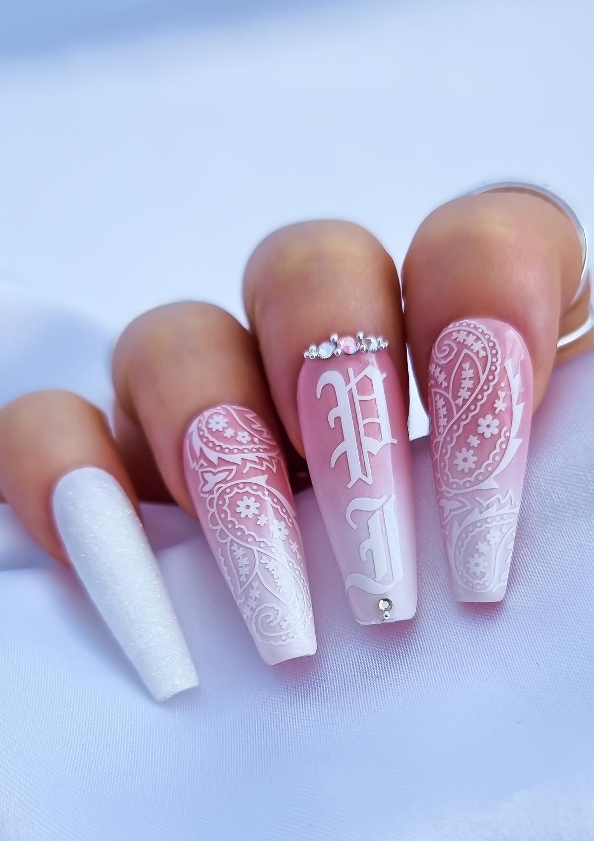 NAIL TRANSFER TATTOOS - PAISLEY BANDANA - WHITE