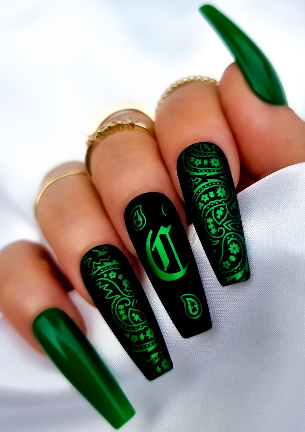 NAIL FOILS - PAISLEY BANDANA - GREEN